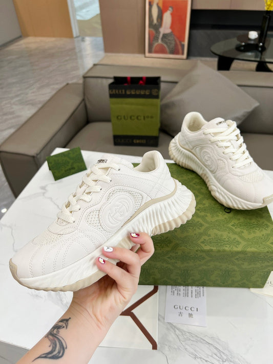 Gucci Sneakers #32